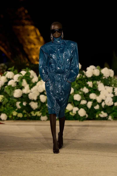 Look 28